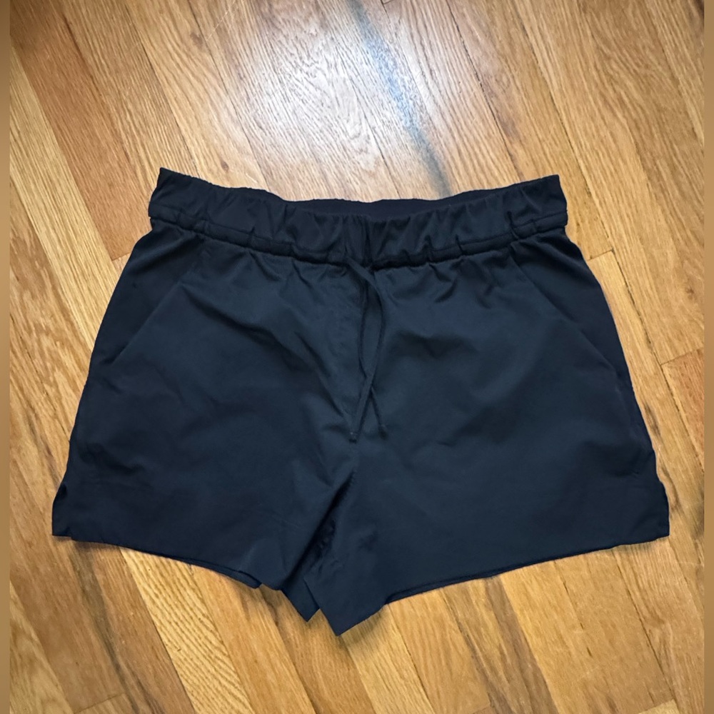 Lululemon Women’s Black Cinch Waist Shorts Womens sz L